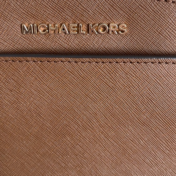 Michael Kors Crossbody dome top bag - Picture 2 of 10